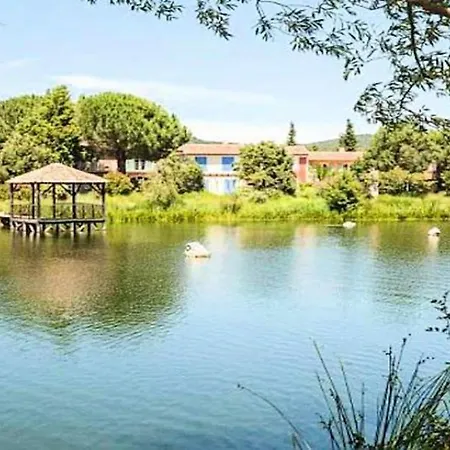 Casa de Férias House With 2 Bedrooms In Grimaud With Shared Pool And Furnished Garden 1 Km From The *