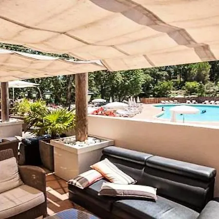 Casa de Férias House With 2 Bedrooms In Grimaud With Shared Pool And Furnished Garden 1 Km From The
