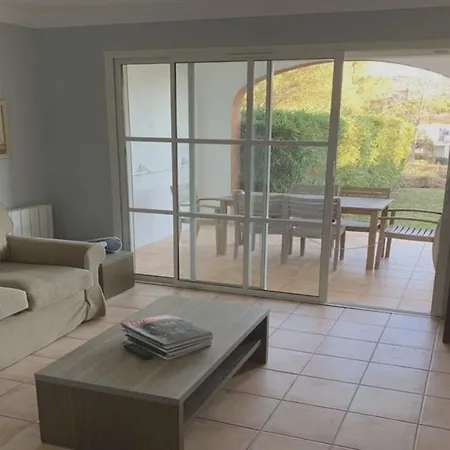 Casa de Férias House With 2 Bedrooms In Grimaud With Shared Pool And Furnished Garden 1 Km From The *